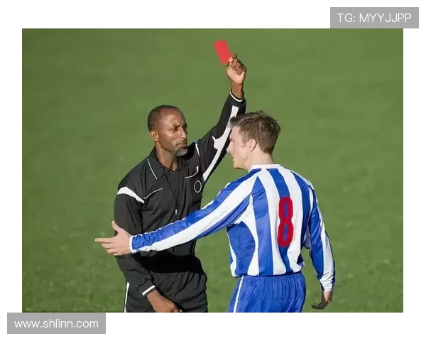 全球足球历史十大传奇球星排名及其精彩瞬间回顾 全球足球历史十大传奇球星排名及其精彩瞬间回顾