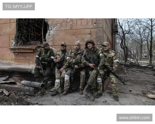 足球明星观看俄乌战争视频引发强烈反响深度解析运动员对战争的看法与情感反应